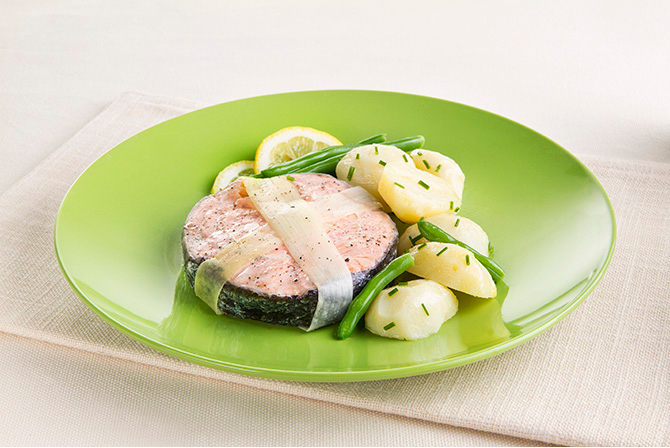 Salmon with chive-flavoured potatoes Salmon with chive-flavoured potatoes
