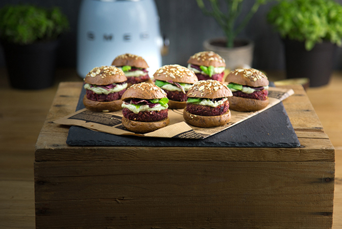Vegan Beet Mini Burgers with Avocado Yogurt Sauce Vegan Beet Mini Burgers with Avocado Yogurt Sauce